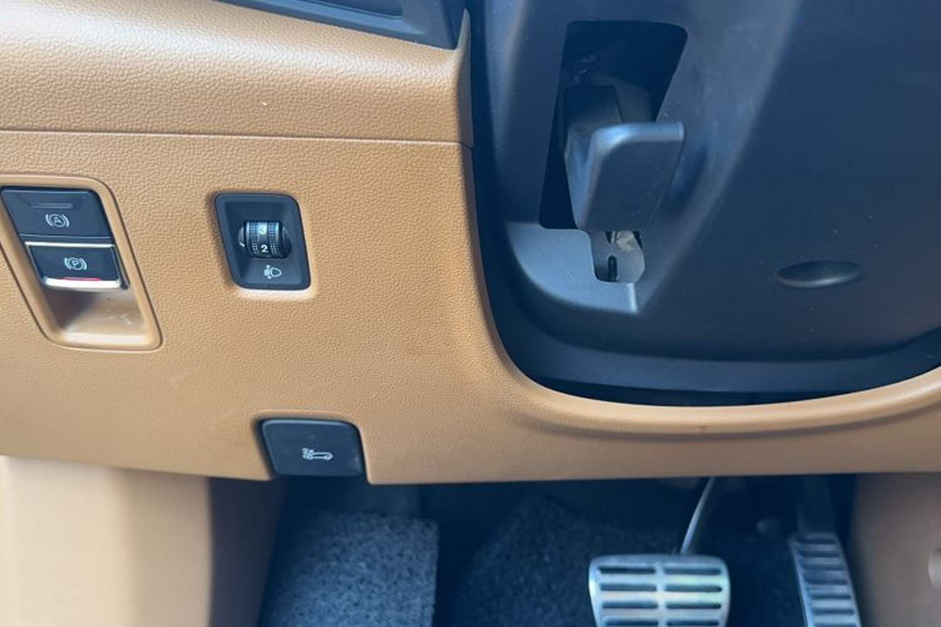Used Roewe MARVEL X 2018 Rear-Drive Model Interior 8