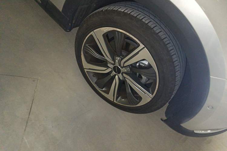 Used Roewe MARVEL X 2018 Rear-Drive Model Right Front Wheel Hub