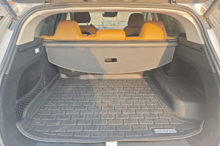 Used Roewe MARVEL X 2018 Rear-Drive Model Trunk