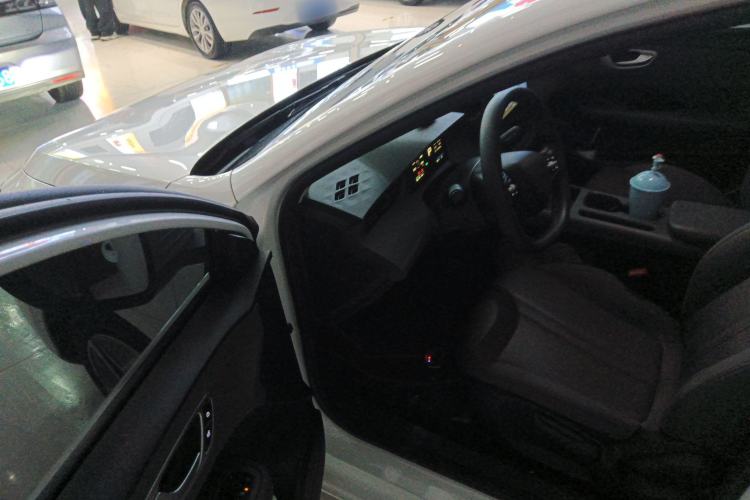 Used Roewe E6 2025 Model 520km Taxi Version Driver Seat