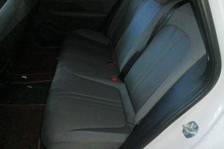 Used Roewe E6 2025 Model 520km Taxi Version Left Rear Seat