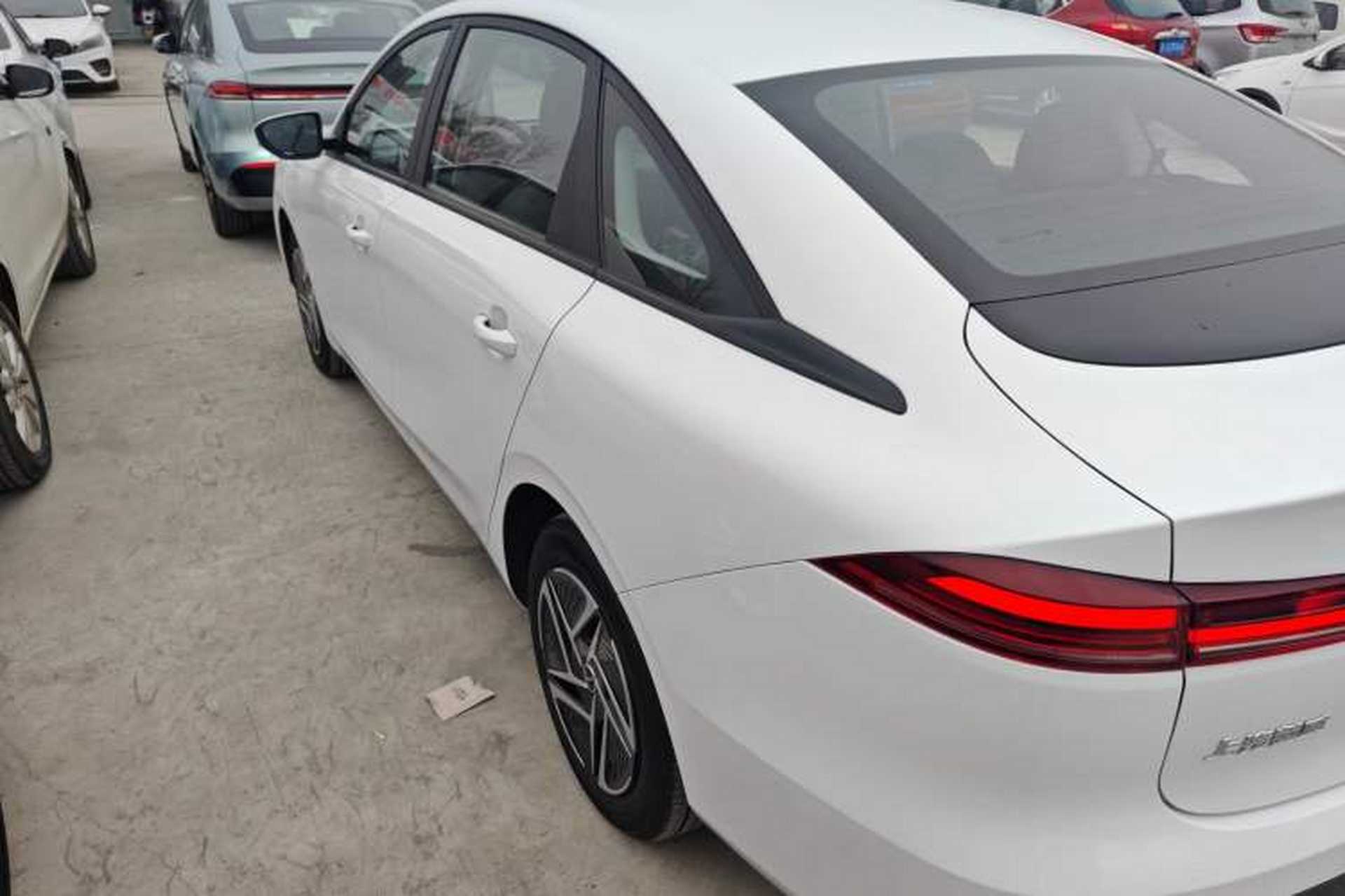 Used Roewe E6 2025 Model 520km Commuter Version Left Side