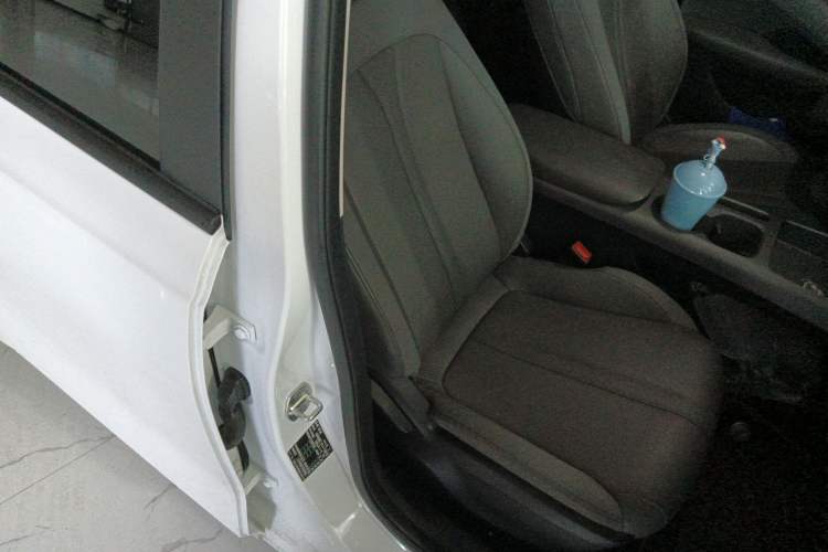Used Roewe E6 2025 Model 520km Taxi Version Right Front Seat
