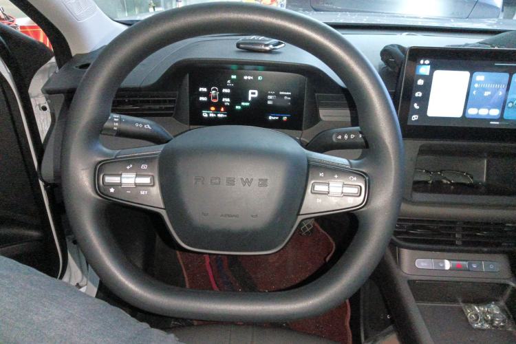 Used Roewe E6 2025 Model 520km Taxi Version Steering Wheel