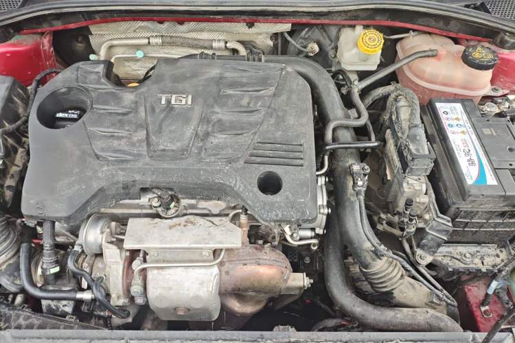 Used Roewe i6  Engine Bay