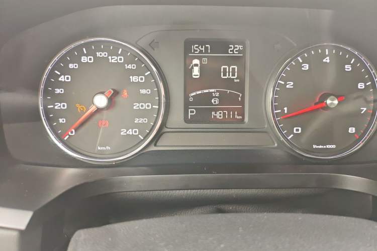 Used Roewe i6  Odometer Close Up