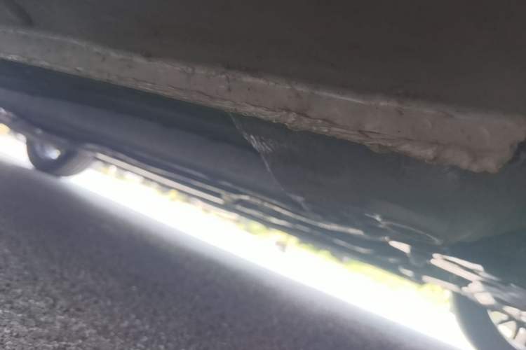 Used Roewe i6 2026 Model 1.5L Zhenjiu Edition Chassis Front Right