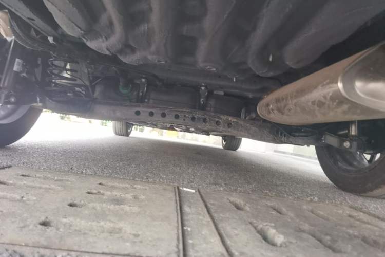 Used Roewe i6 2026 Model 1.5L Zhenjiu Edition Chassis Rear