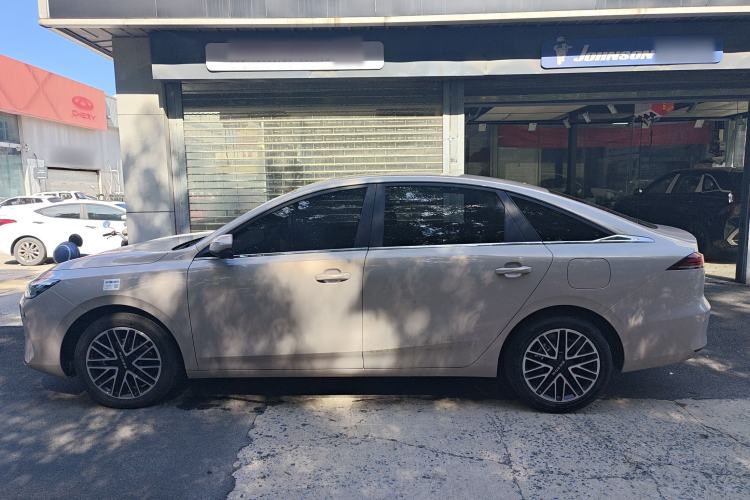 Used Roewe i6 2026 Model 1.5L Zhenjiu Edition Exterior 5