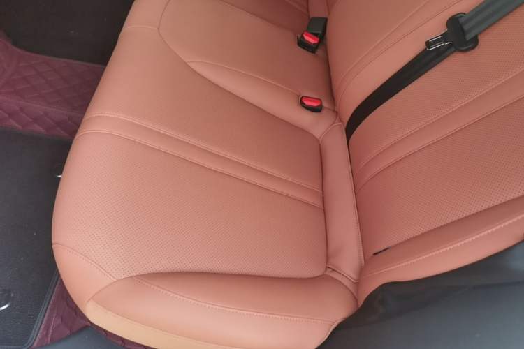 Used Roewe i6 2026 Model 1.5L Zhenjiu Edition Left Rear Seat