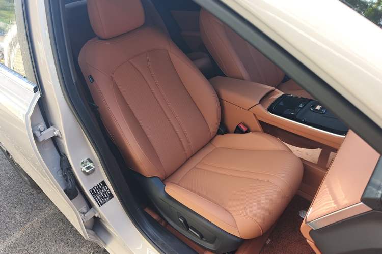 Used Roewe i6 2026 Model 1.5L Zhenjiu Edition Right Front Seat