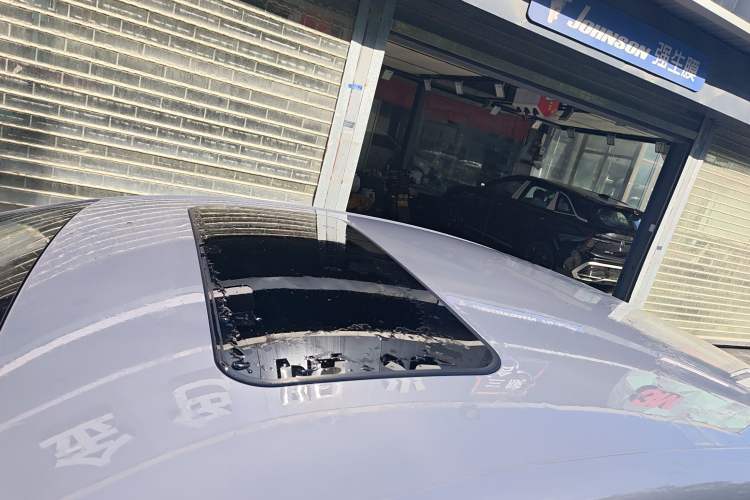 Used Roewe i6 2026 Model 1.5L Zhenjiu Edition Roof