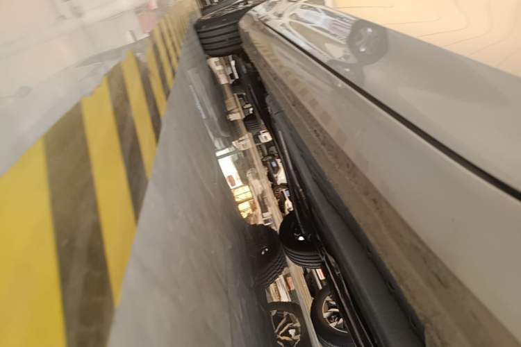 Used Roewe i6 2026 Model 1.5L Haohou Edition Chassis Front Right