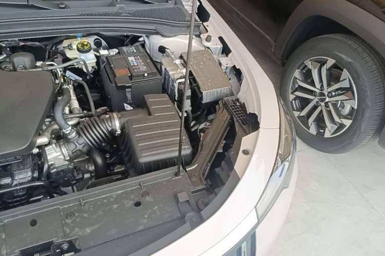 Used Roewe i6 2026 Model 1.5L Haohou Edition Engine Bay Left