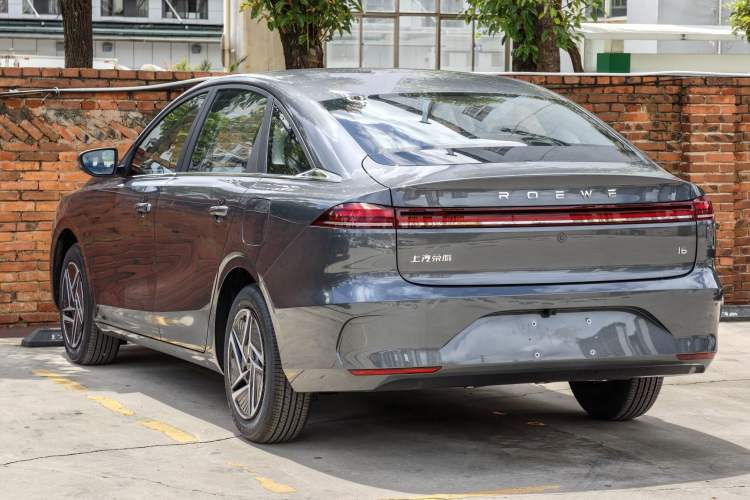 Used Roewe i6 2026 Model 1.5L Changjiu Edition Exterior 3