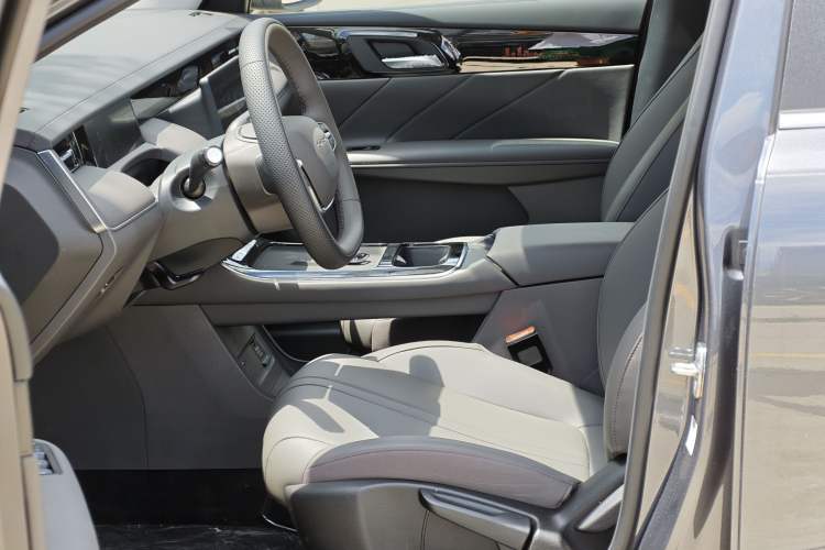 Used Roewe i6 2026 Model 1.5L Changjiu Edition Left Front Seat