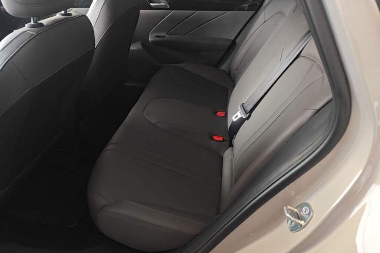 Used Roewe i6 2026 Model 1.5L Changjiu Edition Left Rear Seat