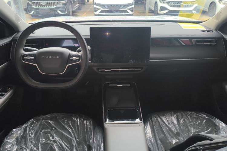 Used Roewe i6 2026 Model 1.5L Haohou Edition Center Console