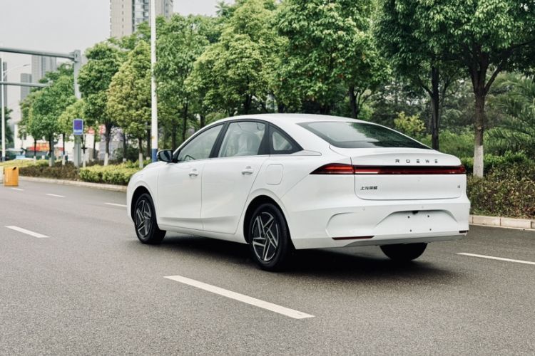 Used Roewe i6 2026 Model 1.5L Changjiu Edition Exterior 4