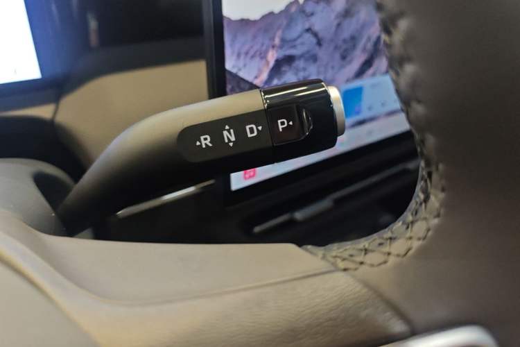 Used Roewe i6 2026 Model 1.5L Haohou Edition Gear Lever