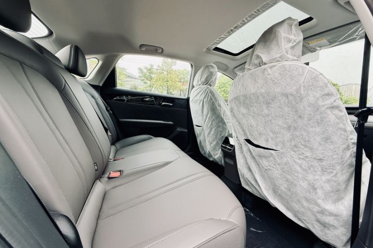 Used Roewe i6 2026 Model 1.5L Changjiu Edition Interior 2