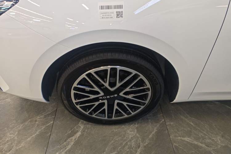 Used Roewe i6 2026 Model 1.5L Haohou Edition Left Front Wheel Hub