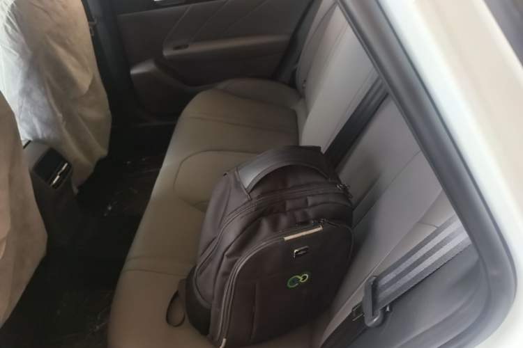 Used Roewe i6 2026 Model 1.5L Changjiu Edition Left Rear Seat
