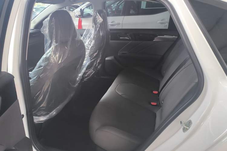 Used Roewe i6 2026 Model 1.5L Haohou Edition Left Rear Seat