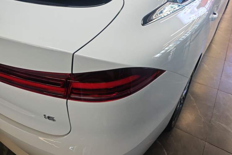 Used Roewe i6 2026 Model 1.5L Haohou Edition Right Rear Taillight