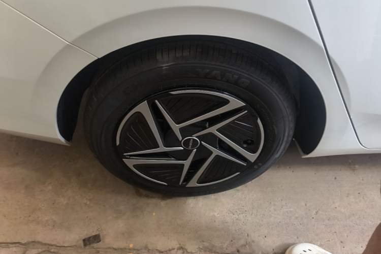 Used Roewe i6 2026 Model 1.5L Changjiu Edition Right Rear Wheel Hub