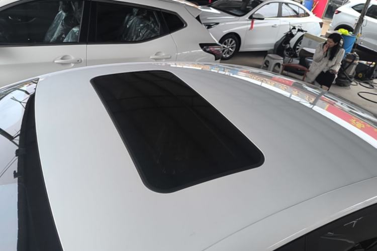 Used Roewe i6 2026 Model 1.5L Haohou Edition Roof