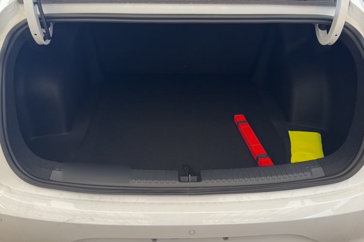 Used Roewe i6 2026 Model 1.5L Changjiu Edition Trunk