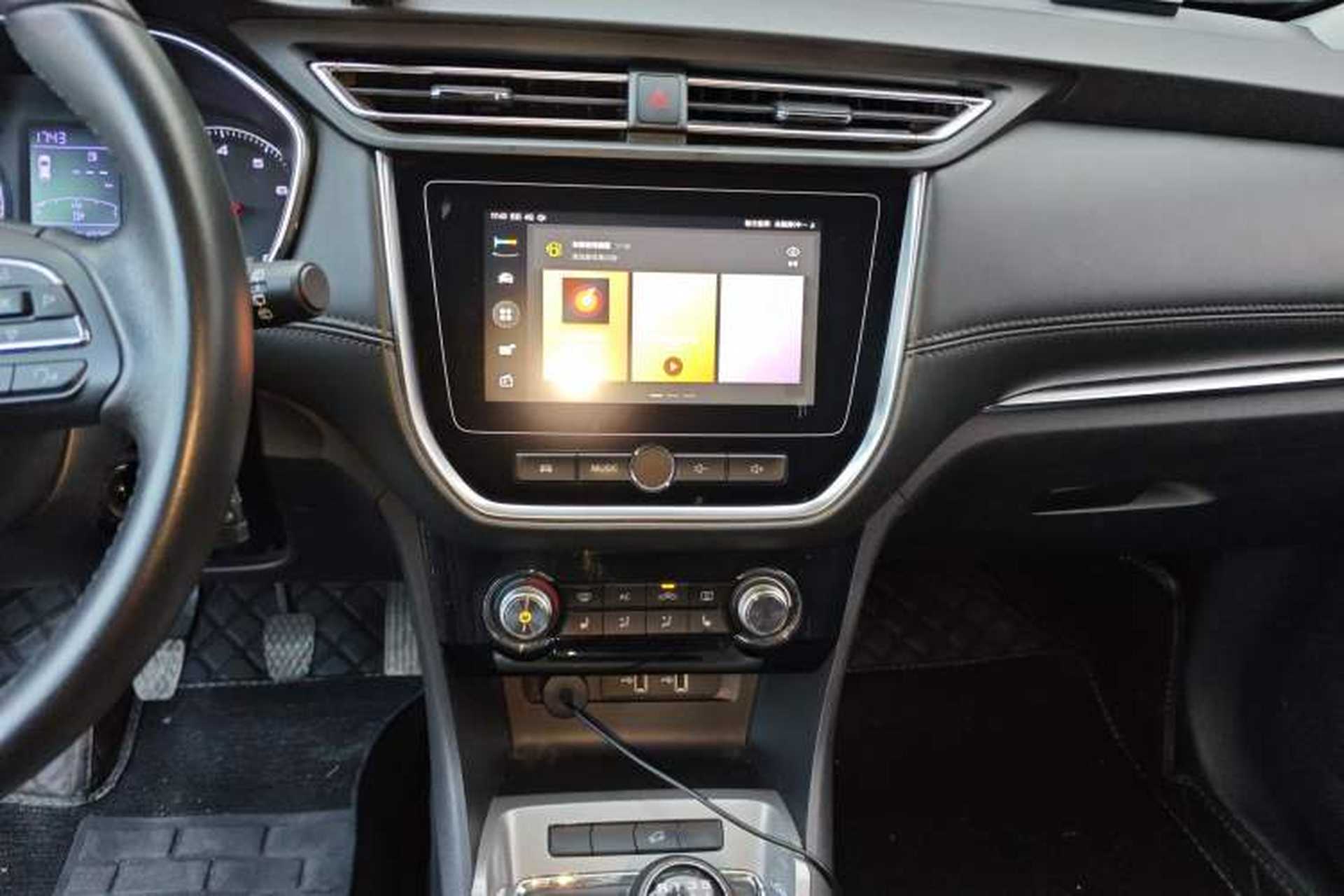 Used Roewe RX3 2018 1.6L Manual Internet Smart Edition Audio And AC Panel