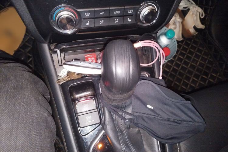 Used Roewe RX3 2018 1.6L CVT Internet Smart Edition Gear Lever