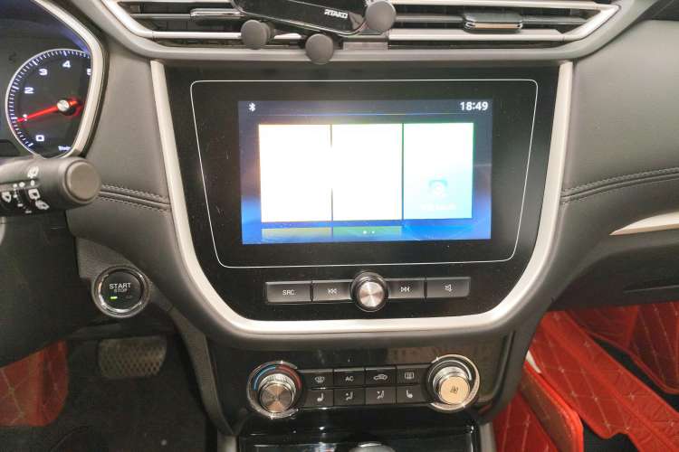 Used Roewe RX3 2020 1.6L CVT 4G Connected Ultra-Cool Flagship Edition Audio And AC Panel