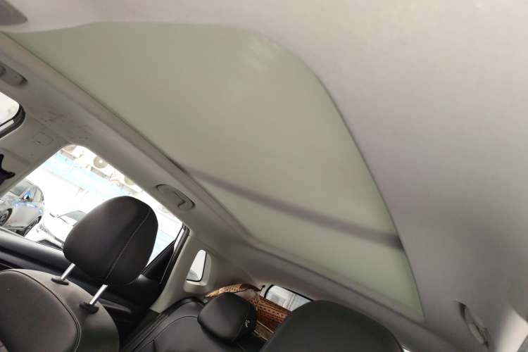 Used Roewe RX3 2020 1.6L CVT 4G Connected Ultra-Cool Flagship Edition Headliner