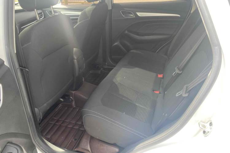 Used Roewe RX3 2020 1.6L Manual - Ultra-Fresh Entry Version Interior 3