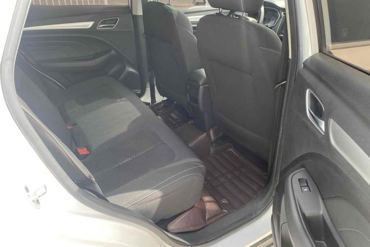 Used Roewe RX3 2020 1.6L Manual - Ultra-Fresh Entry Version Interior 5