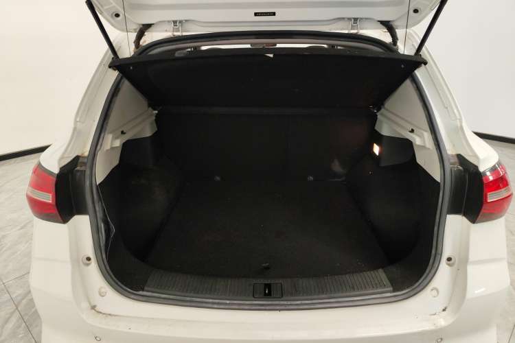 Used Roewe RX3 2020 1.6L CVT 4G Connected Ultra-Cool Flagship Edition Trunk