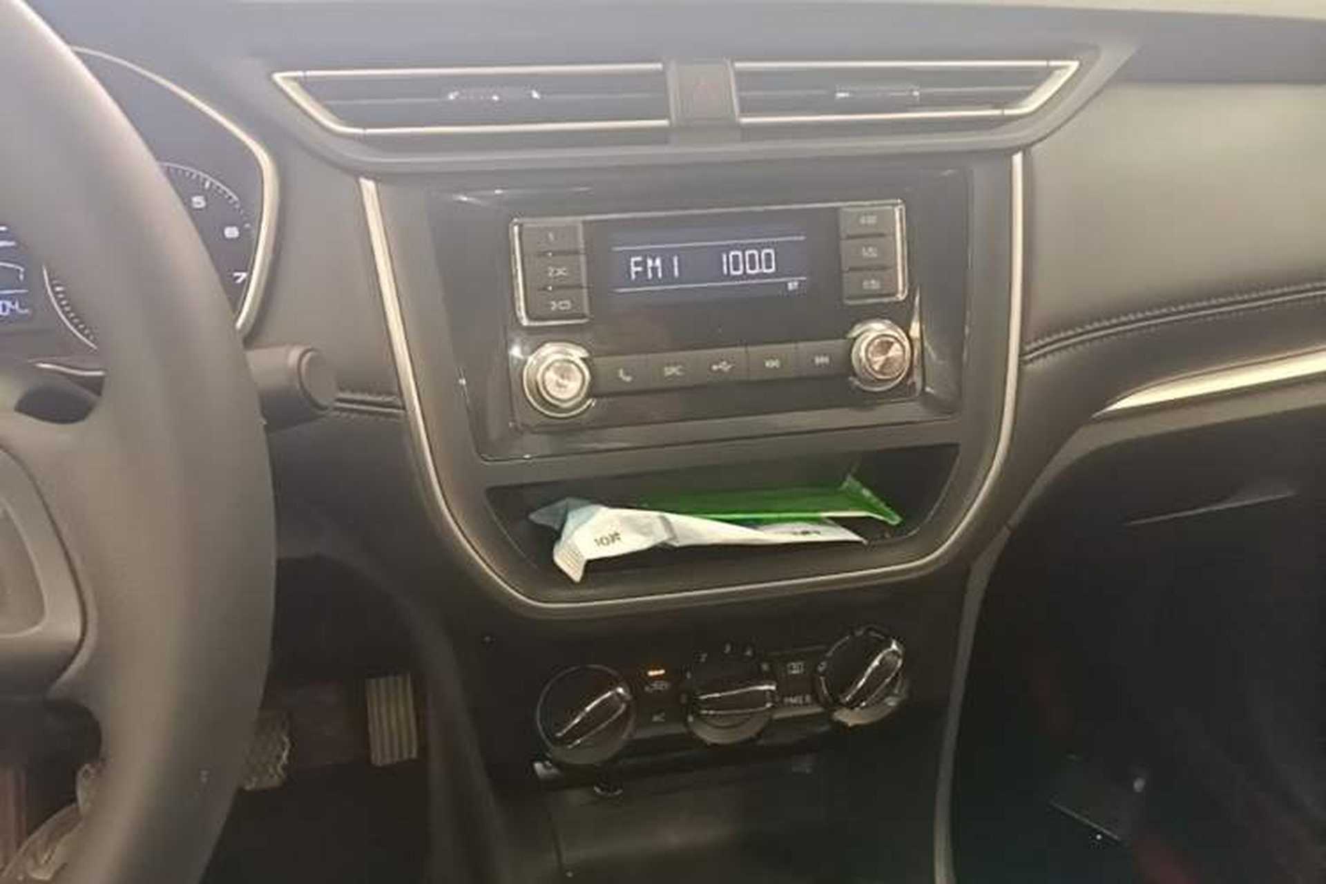 Used Roewe RX3 2018 1.6L Manual Entry-Level Model Audio And AC Panel
