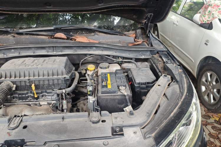 Used Roewe RX3 2018 1.6L CVT Flagship Edition Engine Bay Left