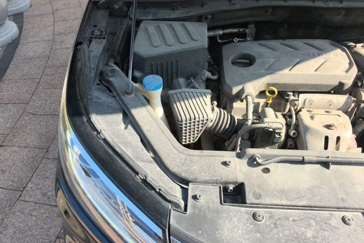 Used Roewe RX3 2018 18T Automatic Internet Smart Edition Engine Bay Right