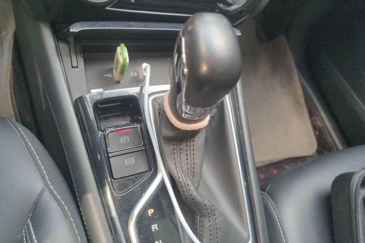 Used Roewe RX3 2018 1.6L CVT Flagship Edition Gear Lever