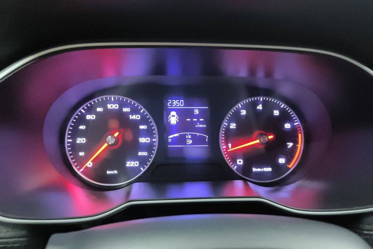 Used Roewe RX3 2018 1.6L Manual Entry-Level Model Instrument Cluster