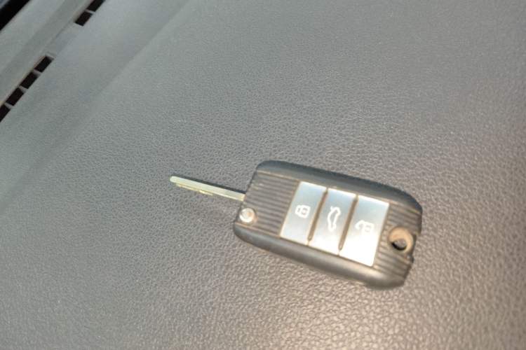Used Roewe RX3 2018 1.6L Manual Entry-Level Model Interior 1