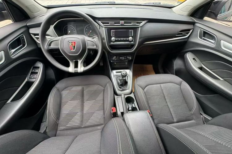 Used Roewe RX3 2018 1.6L Manual Entry-Level Model Interior 11