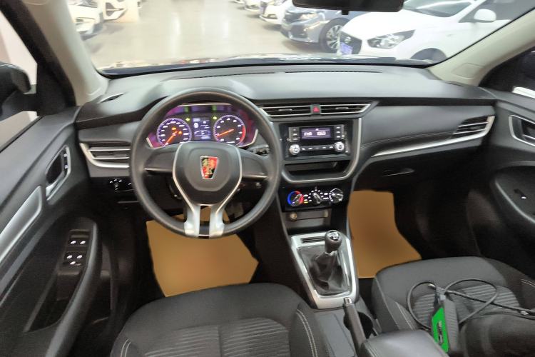 Used Roewe RX3 2018 1.6L Manual Entry-Level Model Interior 2