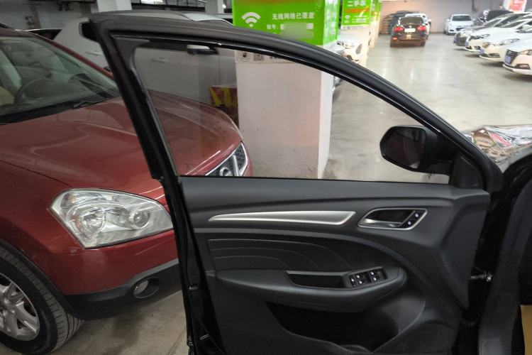 Used Roewe RX3 2018 1.6L Manual Entry-Level Model Interior 7