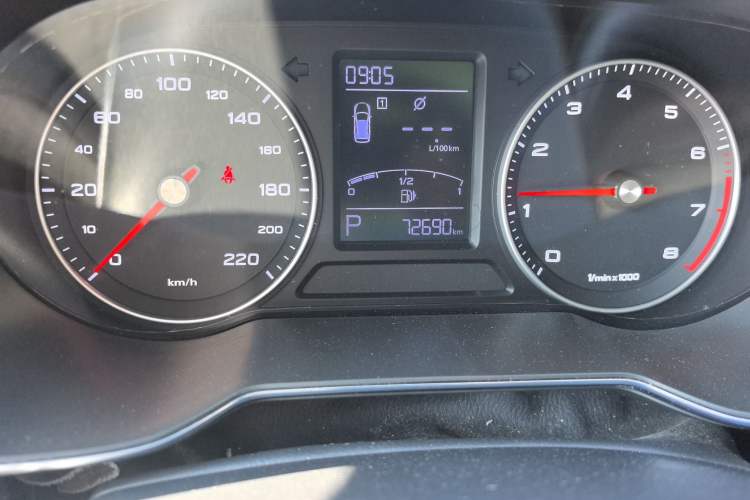 Used Roewe RX3 2018 18T Automatic Internet Smart Edition Odometer Close Up