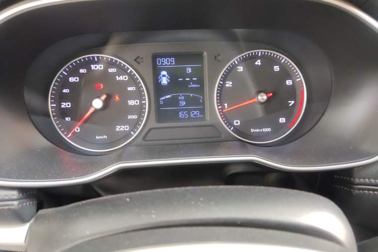 Used Roewe RX3 2018 1.6L Manual Flagship Edition Odometer Close Up